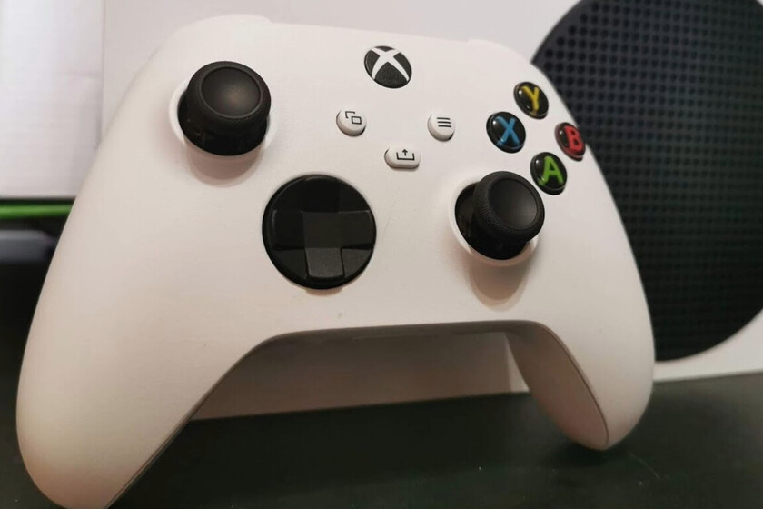 Este mando de Xbox Series ha sido la mejor inversión de mi vida para juguetear a Game Pass desde mi Smart TV sin comprarme una consola