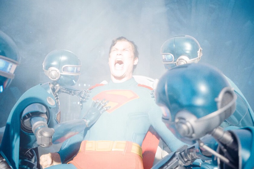 Superman acaba de abrir un traje blanco en los cómics. No es la primera vez que lo hace en los últimos dos abriles