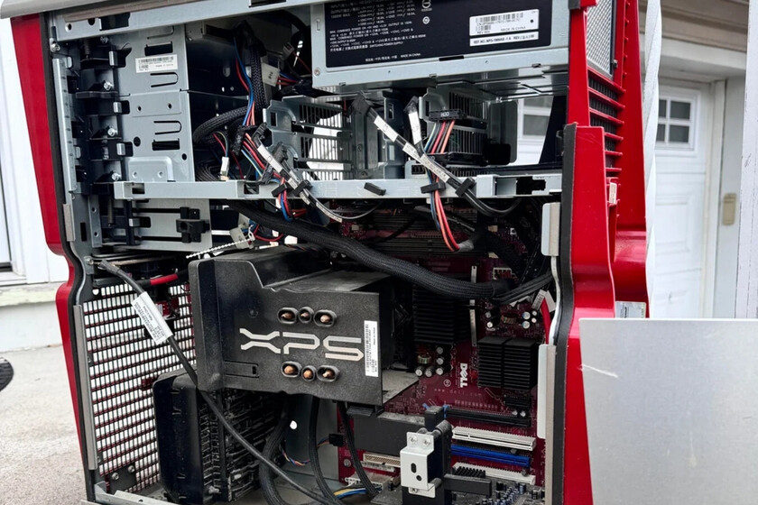 un ludópata se despide de un PC Gaming que conservó desde 2005 por error de la corrosión