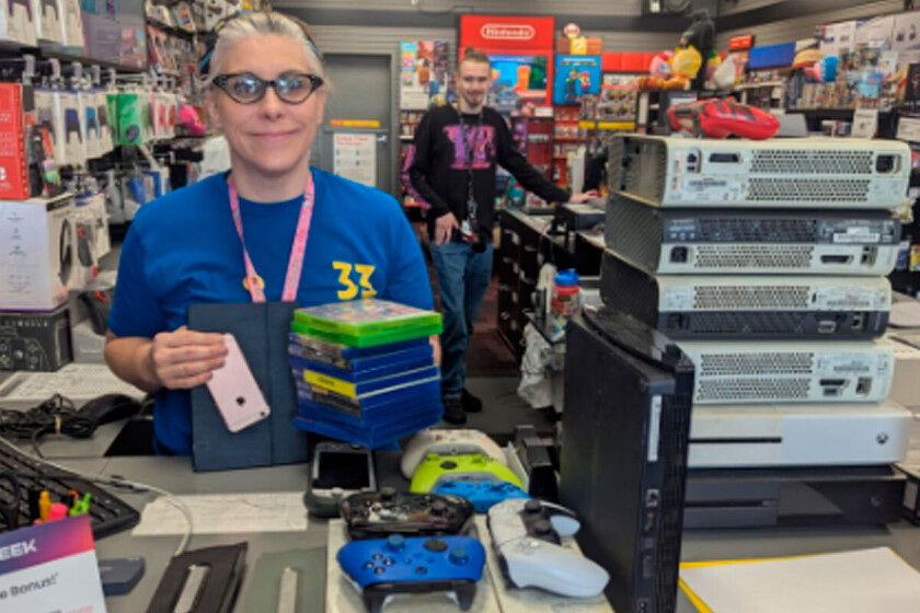 Un participante cambia ocho consolas y muchos juegos por la portátil que tanto quería